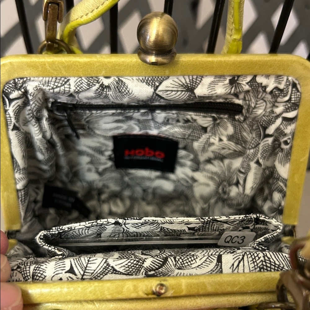 HOBO Lime Crossbody Bag - Picture 3 of 3